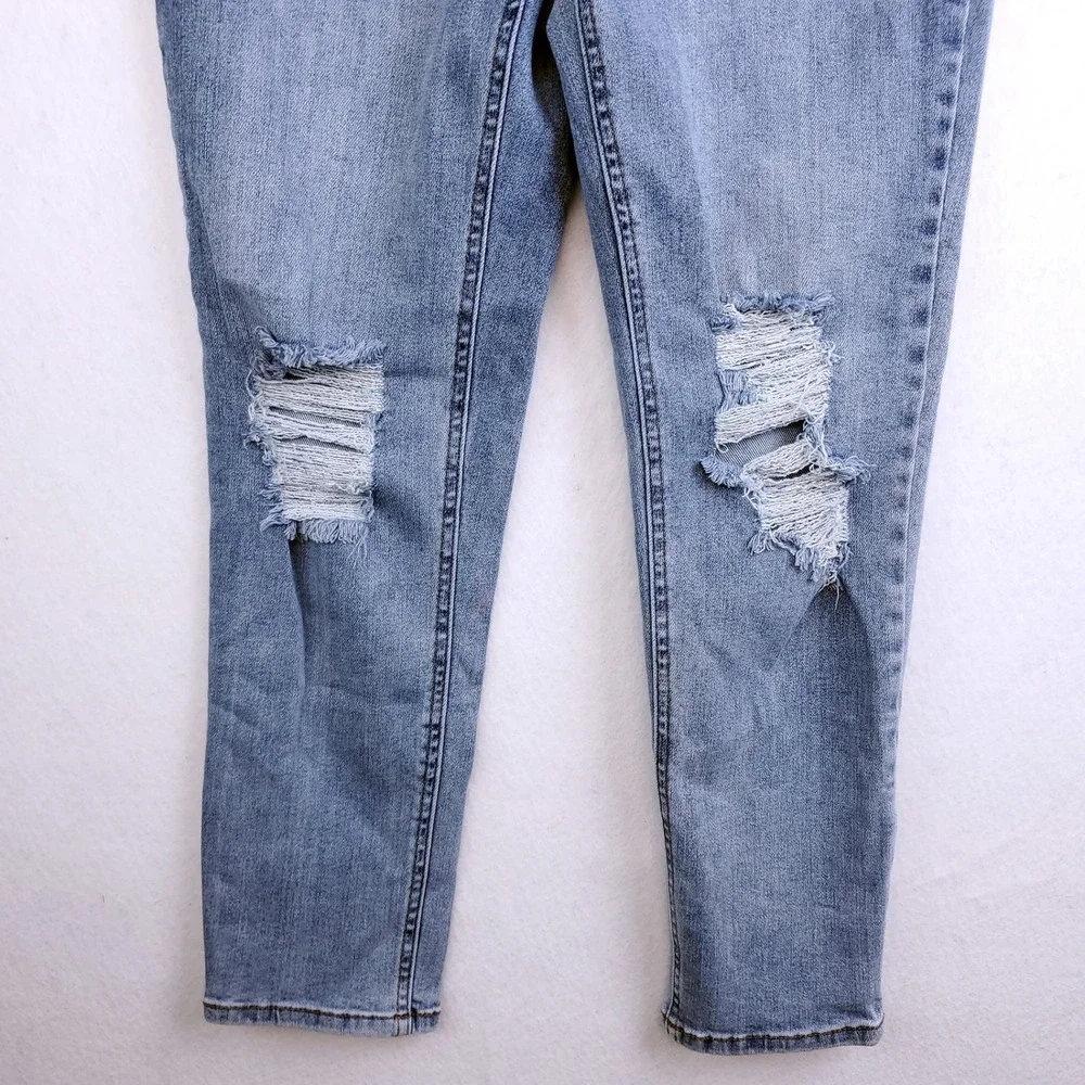 Vanilla Star Mom Jeans Blue Mid Rise Distressed Button Fly Junior's Size 3 - Picture 6 of 7